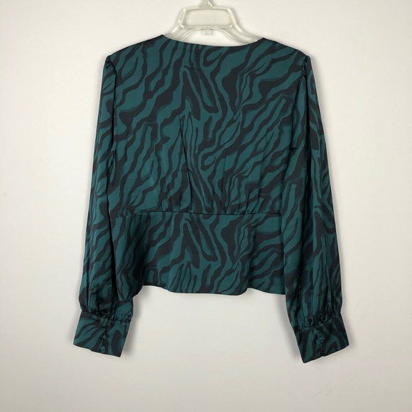 J. Crew Deep V Zebra Stripe Blouse Size 12 - Picture 5 of 5